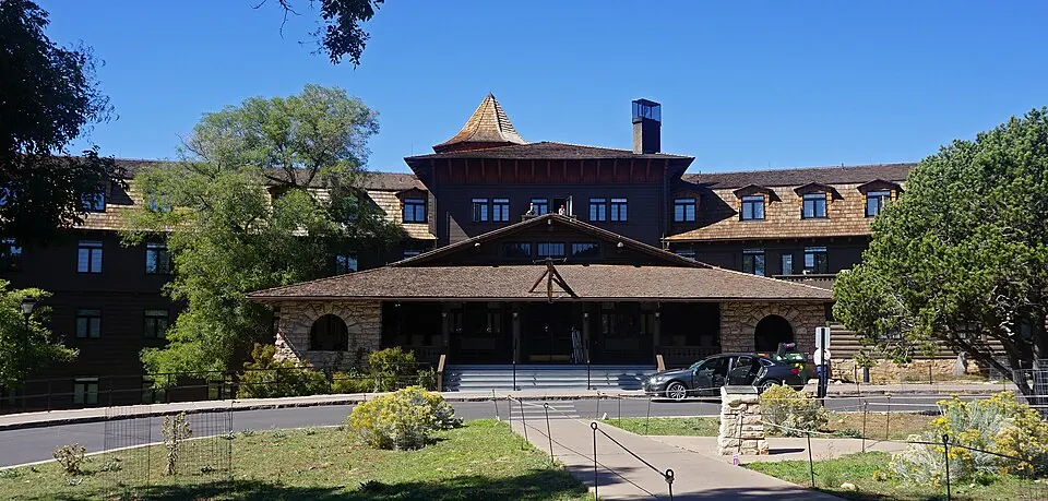 El Tovar Hotel entrance in Grand Canyon Village, photographed in 2017.