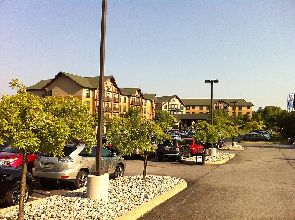 Guest buildings at Great Escape Lodge beside its parking area in Queensbury, New York, photographed in 2013.