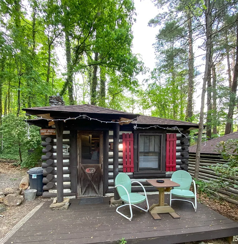 A lodging cabin at Log Cabin Motor Court near Asheville, photographed in 2022.