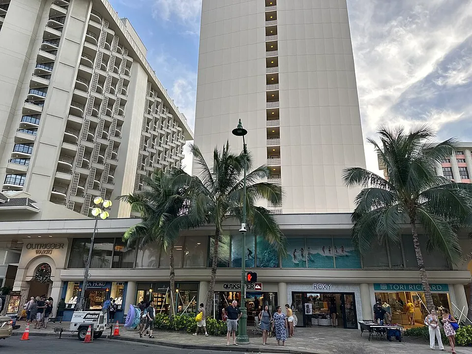 Signed beachfront tower of Outrigger Waikiki Beach Resort, shown in an undated Commons photo.